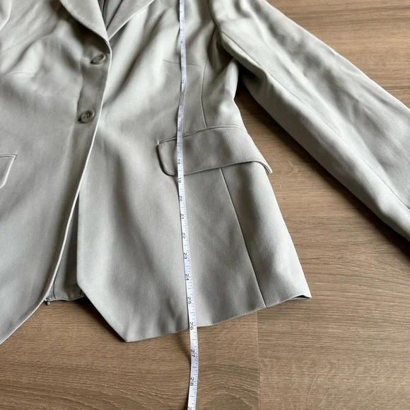 Banana Republic Women's Soft Gray Suit Jacket - Picture 3 of 7